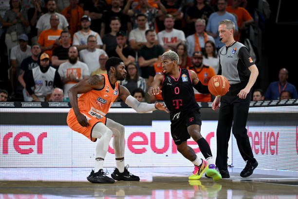 约基奇等都 约基奇等都