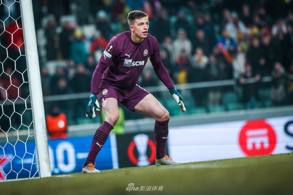 级仅一步之 级仅一步之