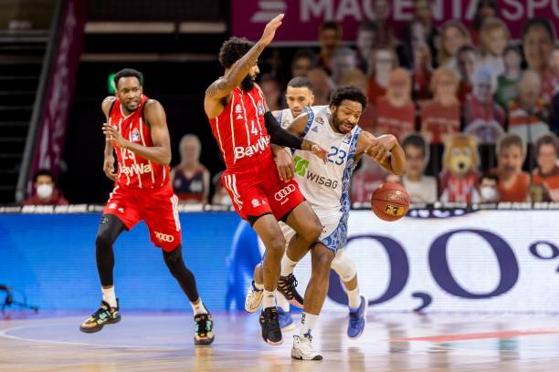 的密切关注 的密切关注